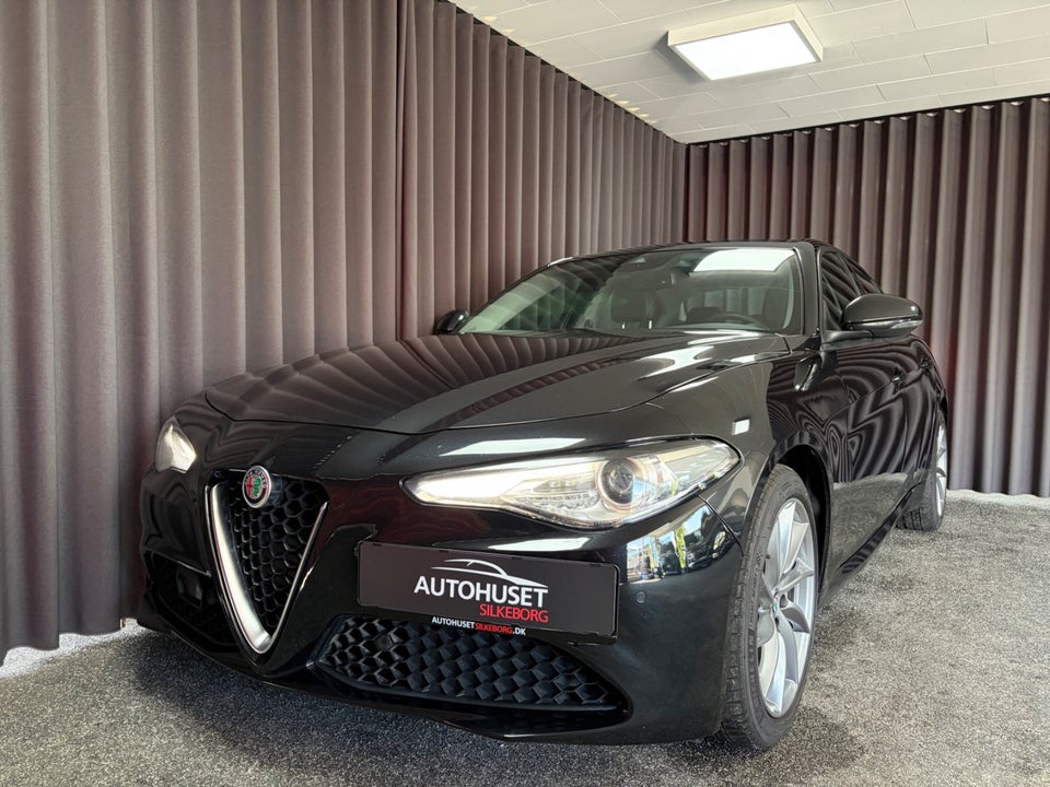 Alfa Romeo Giulia 2,0 T 200 Edizione aut. 4d