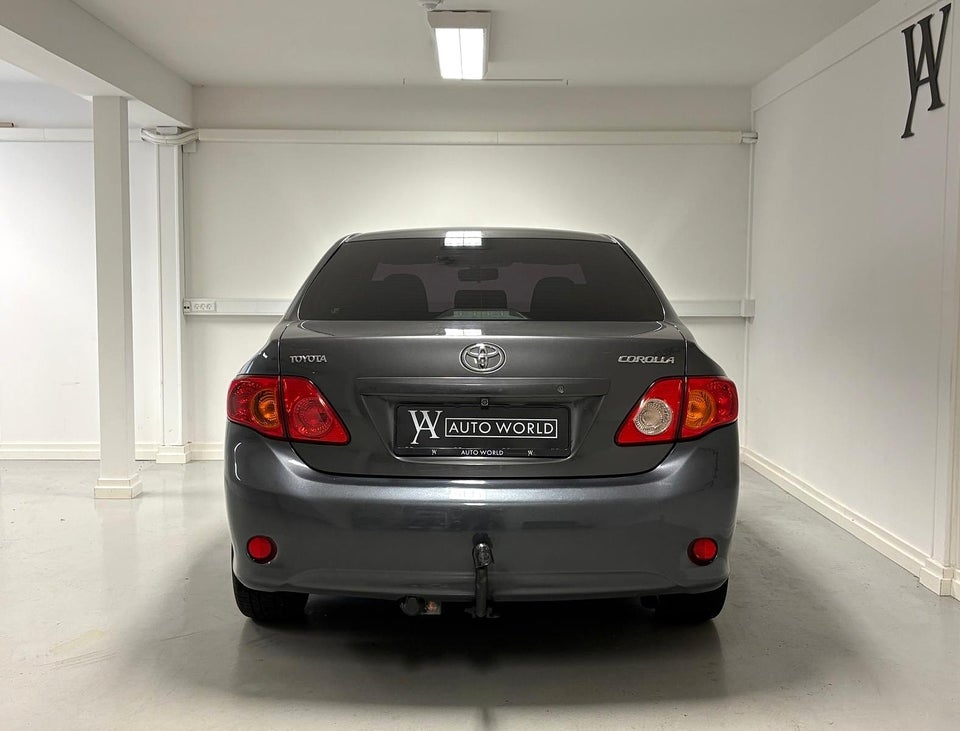 Toyota Corolla 1,6 Luna 4d