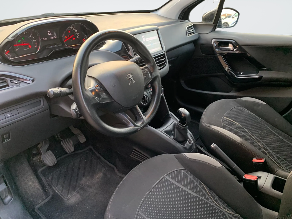 Peugeot 208 1,2 VTi Access 5d