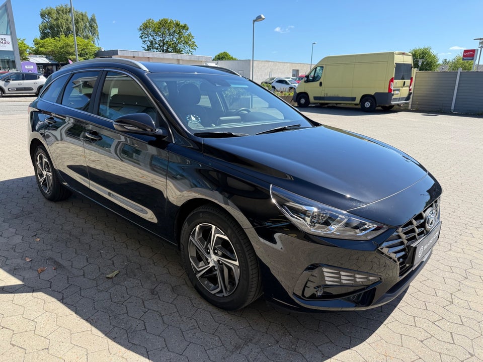 Hyundai i30 1,0 T-GDi Essential stc. DCT 5d