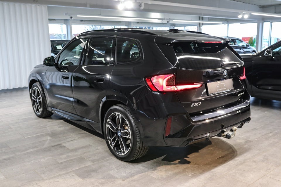 BMW iX1 xDrive30 Fully Charged M-Sport 5d