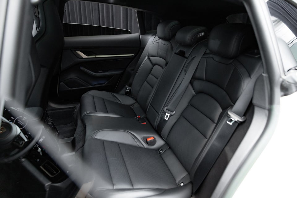 Porsche Taycan 4 Performance+ Cross Turismo 5d