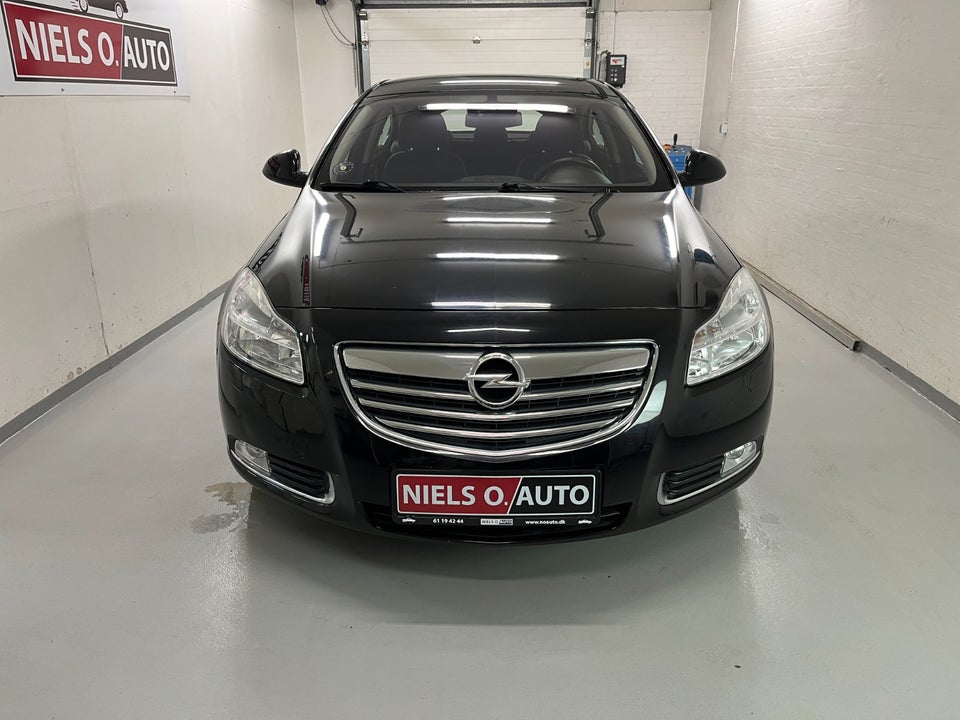 Opel Insignia 2,8 V6 Turbo Cosmo 4x4 5d