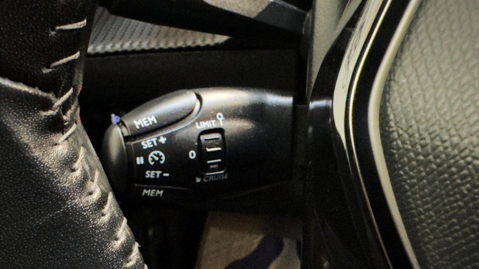 Peugeot e-208 50 Allure Limited 5d