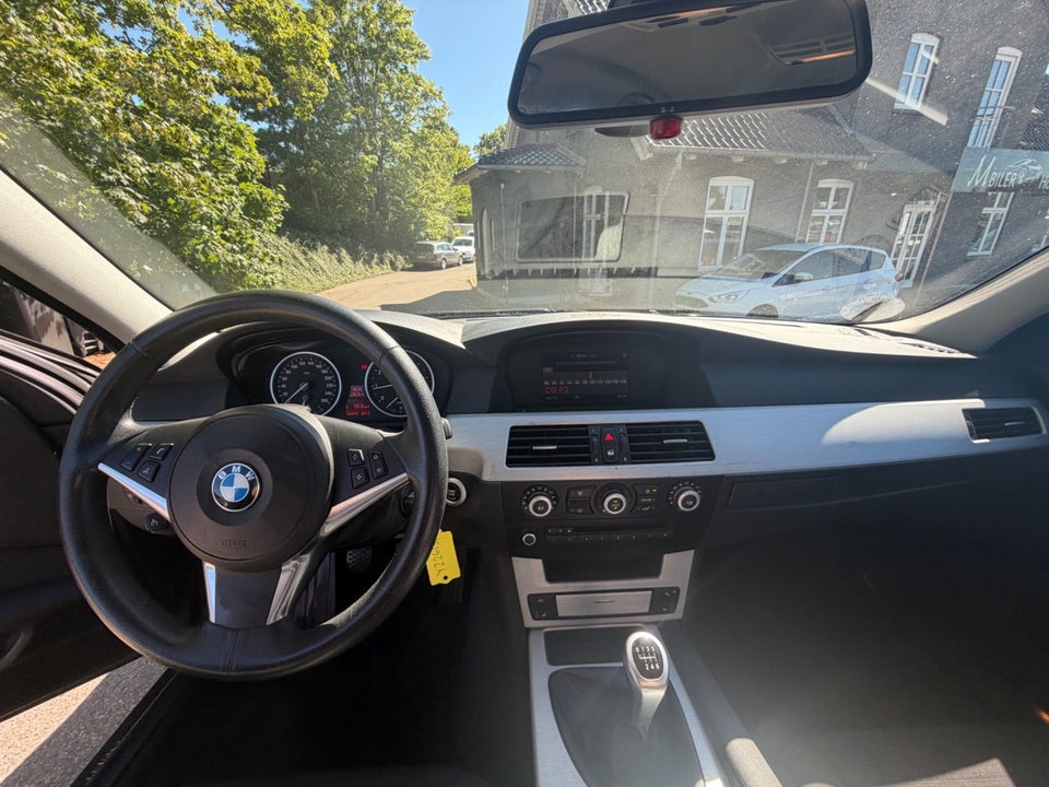 BMW 520i 2,0  4d