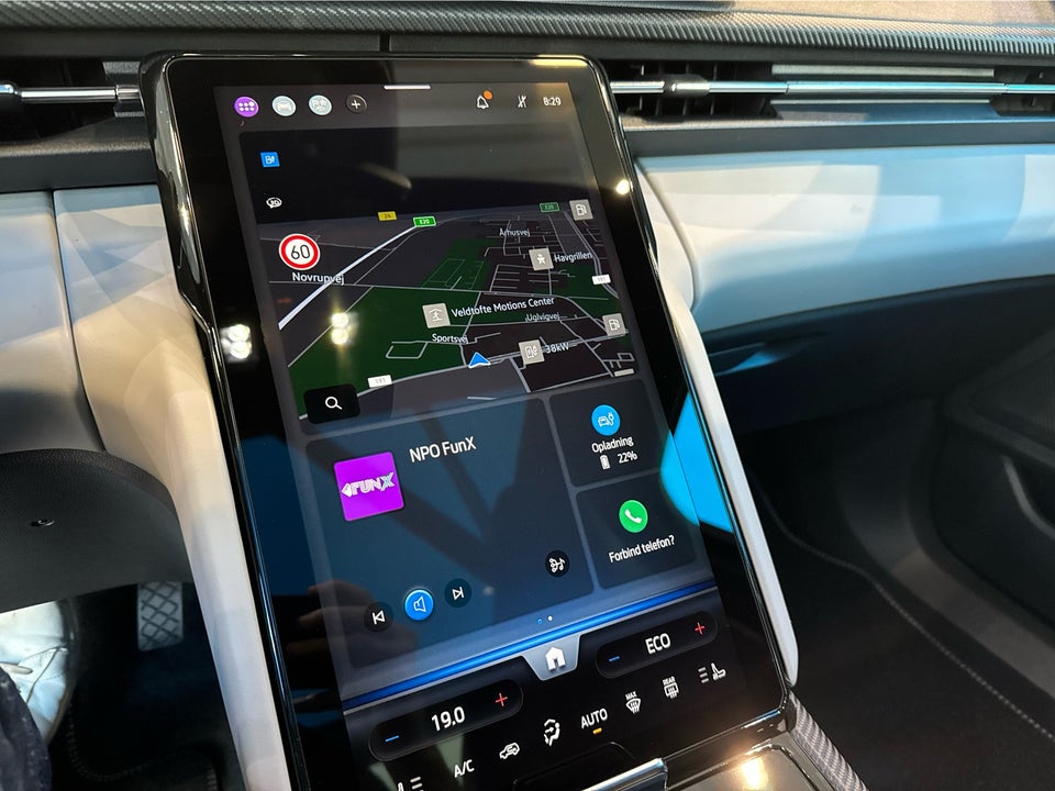 Ford Explorer 82 Premium Extended Range 5d