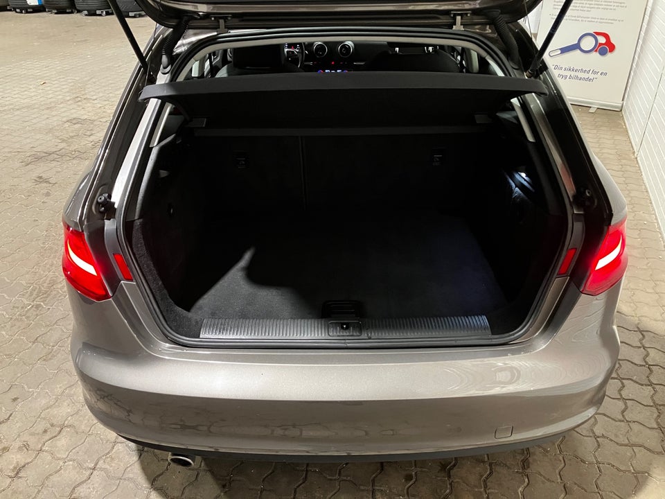 Audi A3 1,6 TDi 110 Ambition Sportback 5d