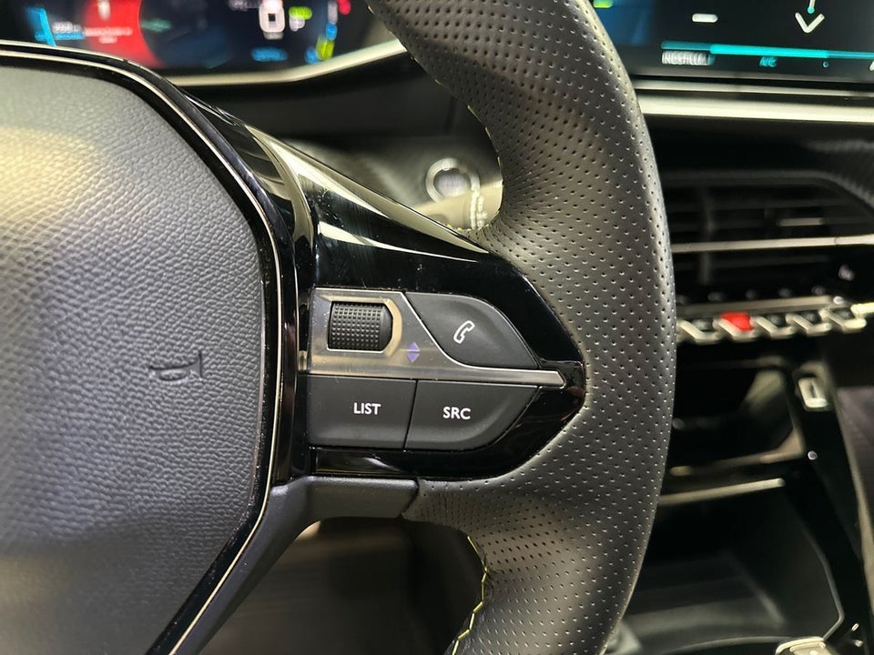 Peugeot e-2008 50 GT 5d