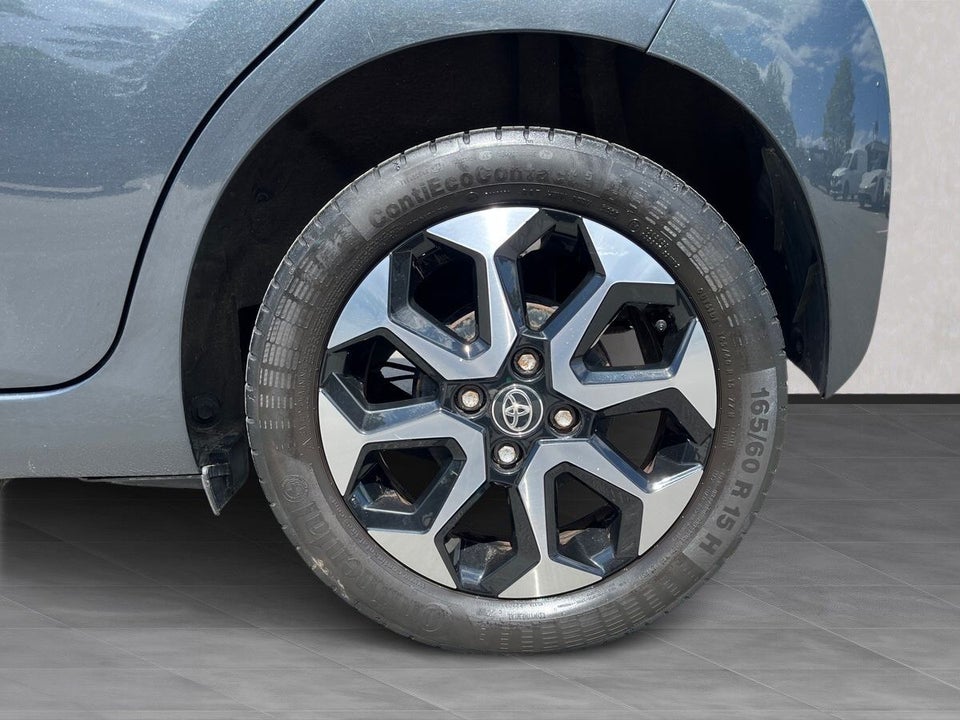 Toyota Aygo 1,0 VVT-i x-play 5d