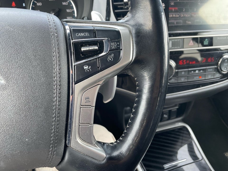 Mitsubishi Outlander 2,4 PHEV Instyle CVT 4WD 5d