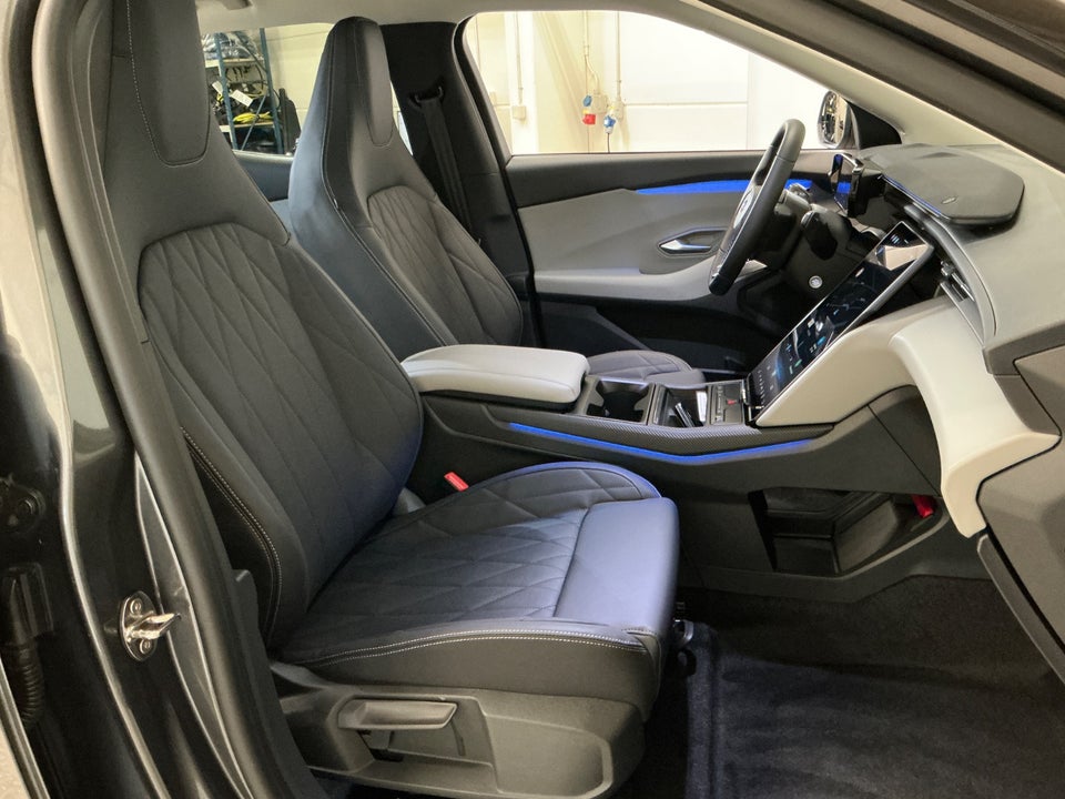 Ford Explorer 77 Premium Extended Range 5d