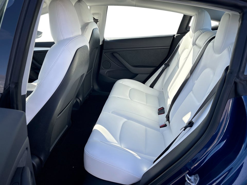 Tesla Model 3 Long Range AWD 4d