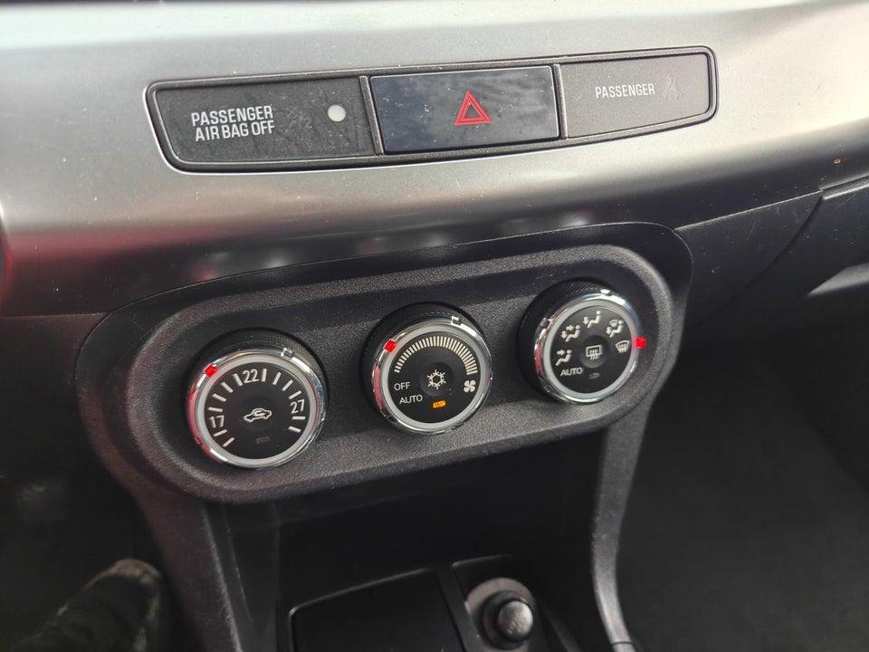 Mitsubishi Lancer 1,6 Invite SportBack 5d