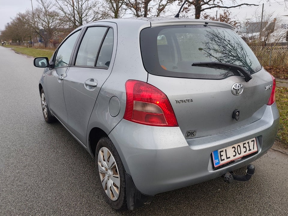 Toyota Yaris 1,3 Luna 5d