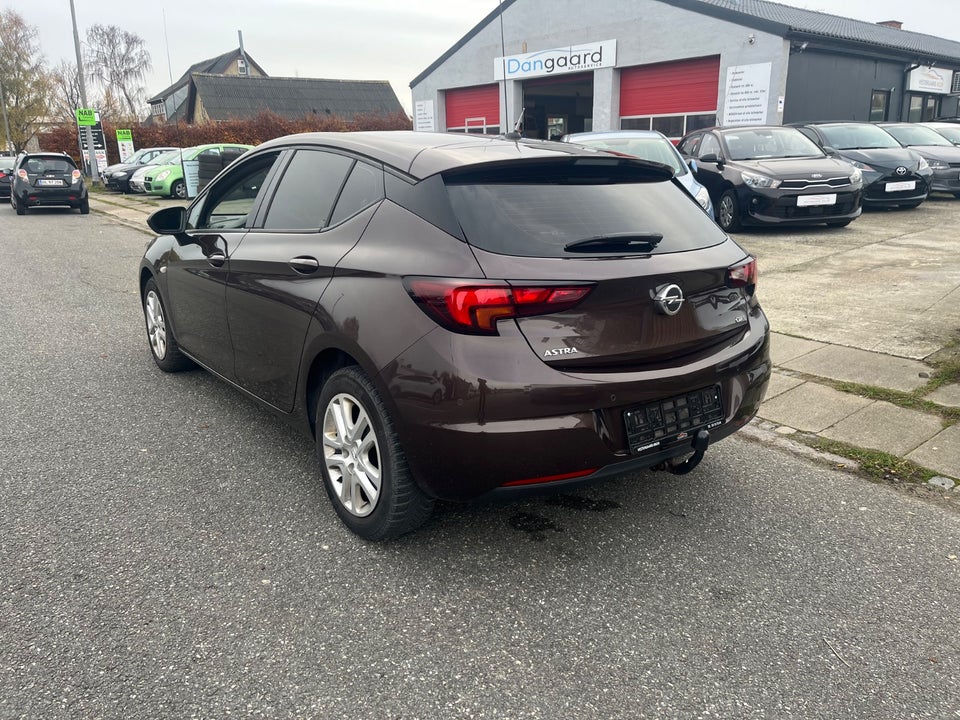 Opel Astra 1,6 CDTi 110 Enjoy 5d