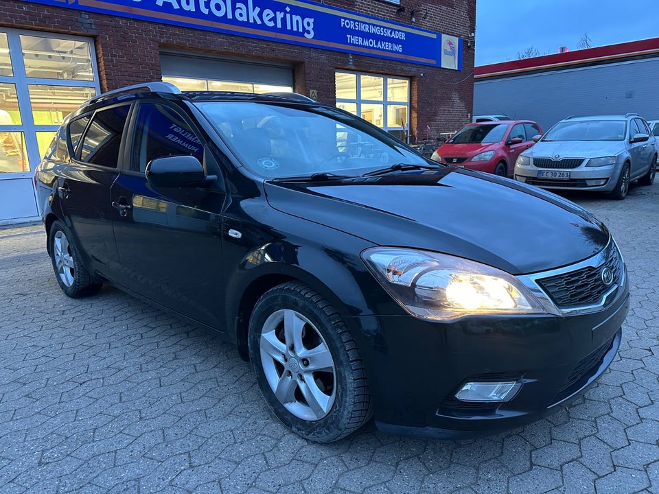 Kia Ceed 1,6 CVVT Exclusive Fashion SW 5d