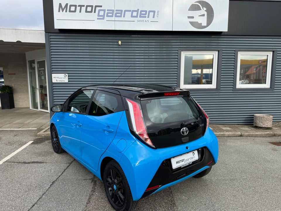 Toyota Aygo 1,0 VVT-i x-press 5d