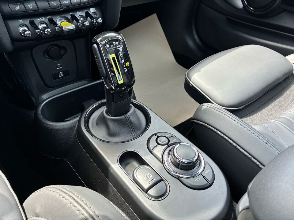 MINI Cooper SE Maximise 3d