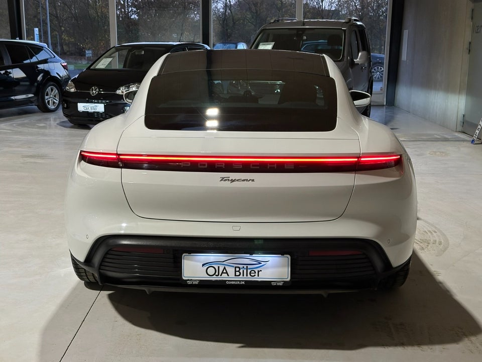 Porsche Taycan Performance+ 4d