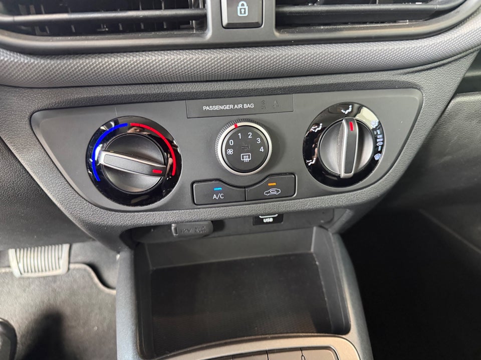 Hyundai i10 1,0 MPi Essential AMT 5d