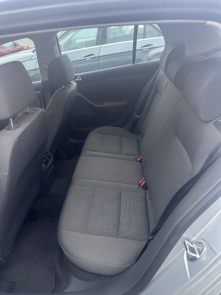 VW Golf V 1,6 Comfortline 5d