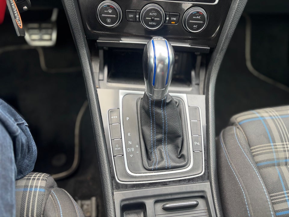 VW Golf VII 1,4 GTE Highline DSG 5d