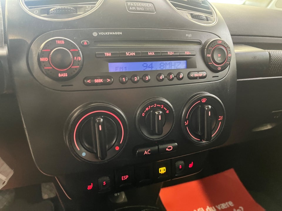 VW New Beetle 1,6 Trendline 2d