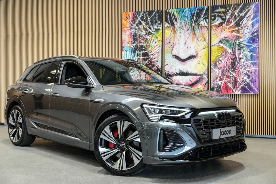 Audi Q8 e-tron 55 S-line quattro 5d