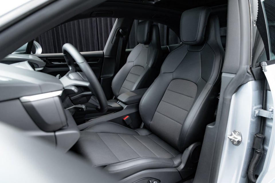 Porsche Macan 5d