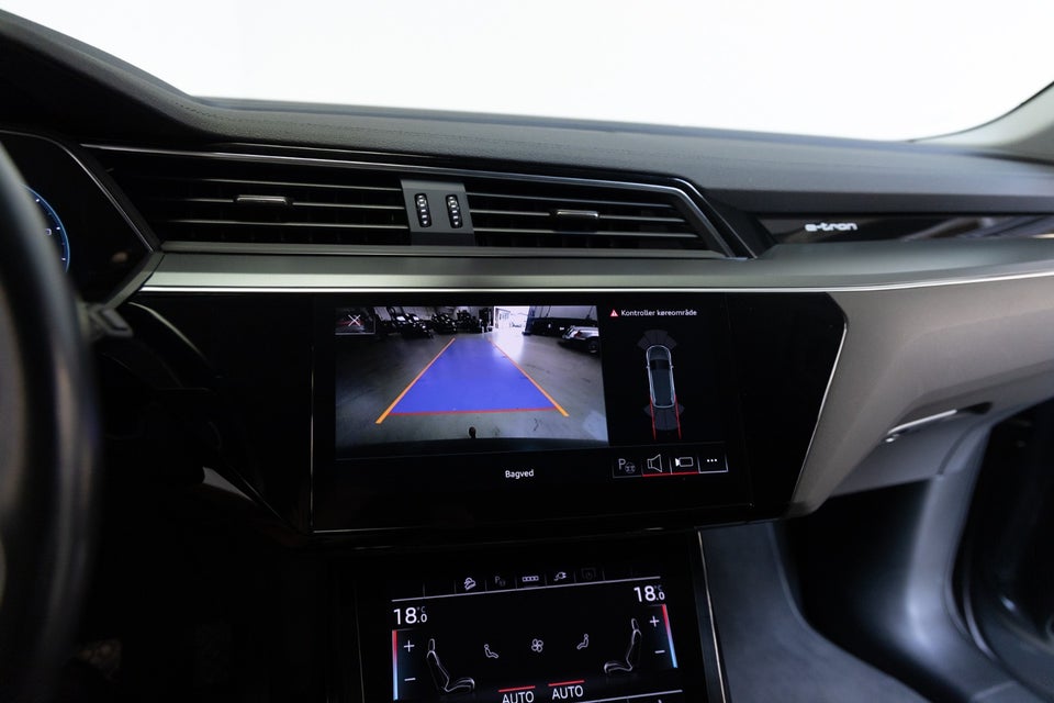 Audi Q8 e-tron 50 quattro 5d