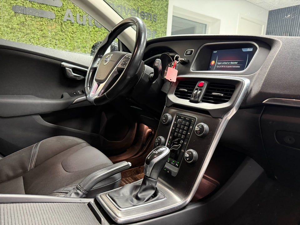 Volvo V40 1,6 D2 115 Momentum aut. 5d