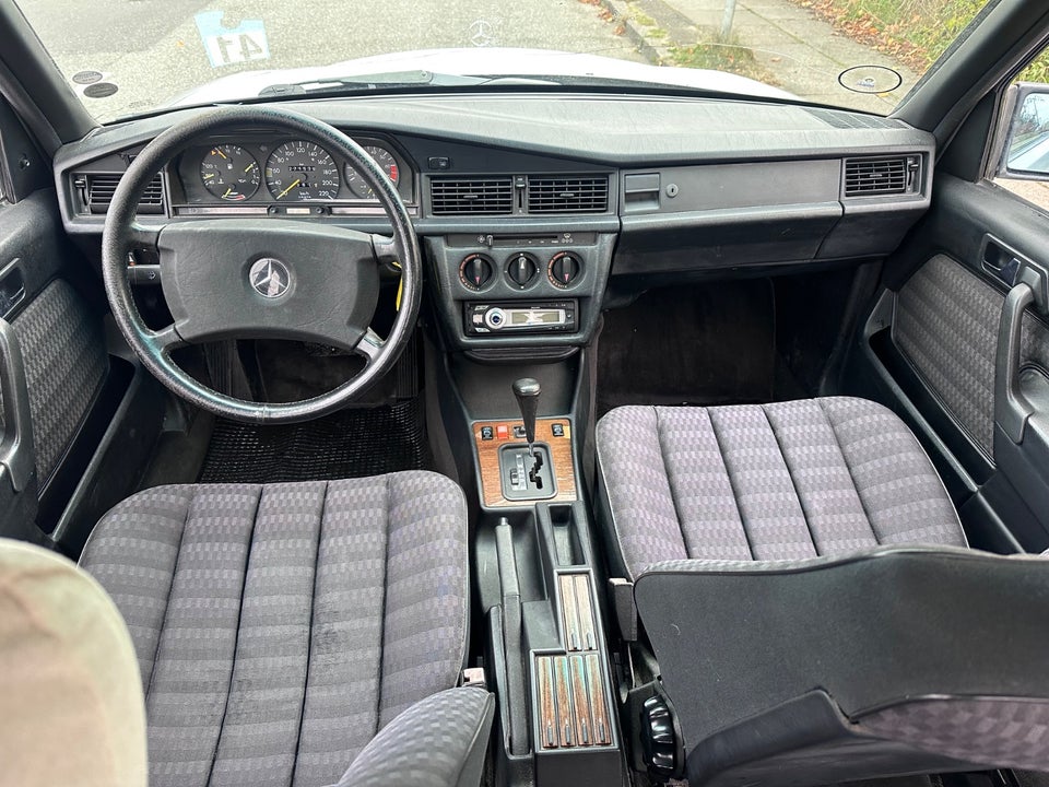 Mercedes 190 E 2,0 aut. 4d