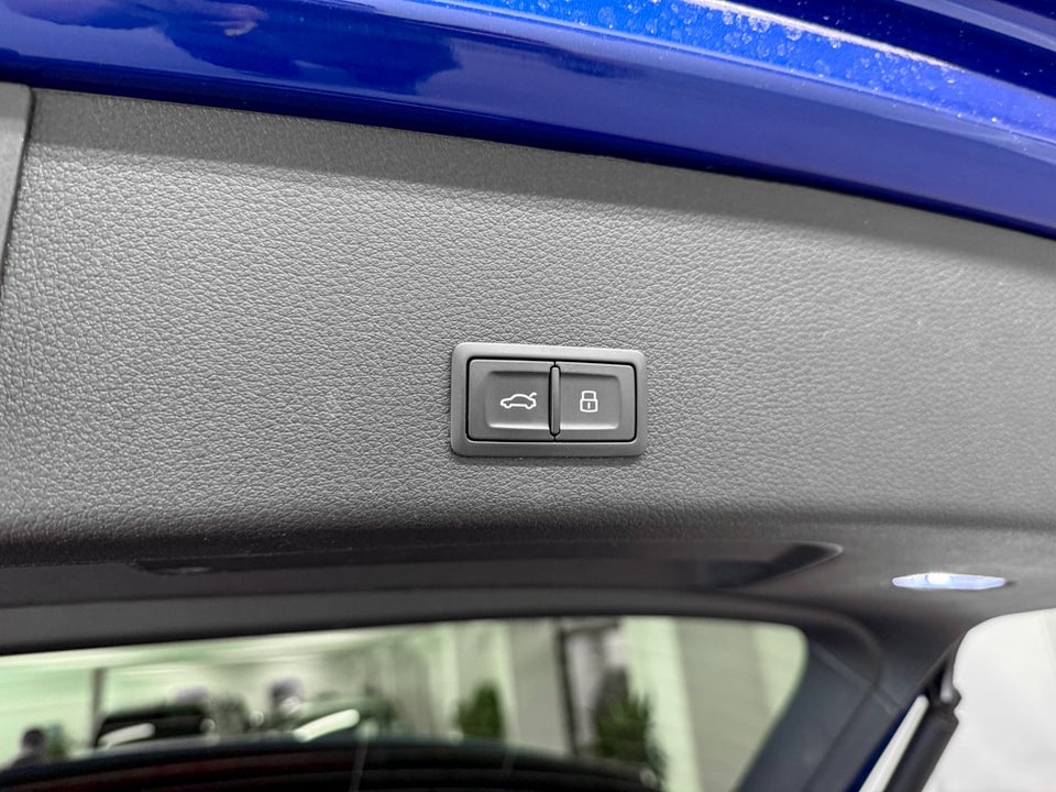 Audi Q8 e-tron 55 S-line quattro 5d