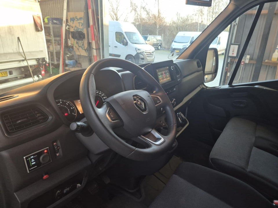 Renault Master IV T45 2,3 dCi 145 L3H3 Kassevogn RWD