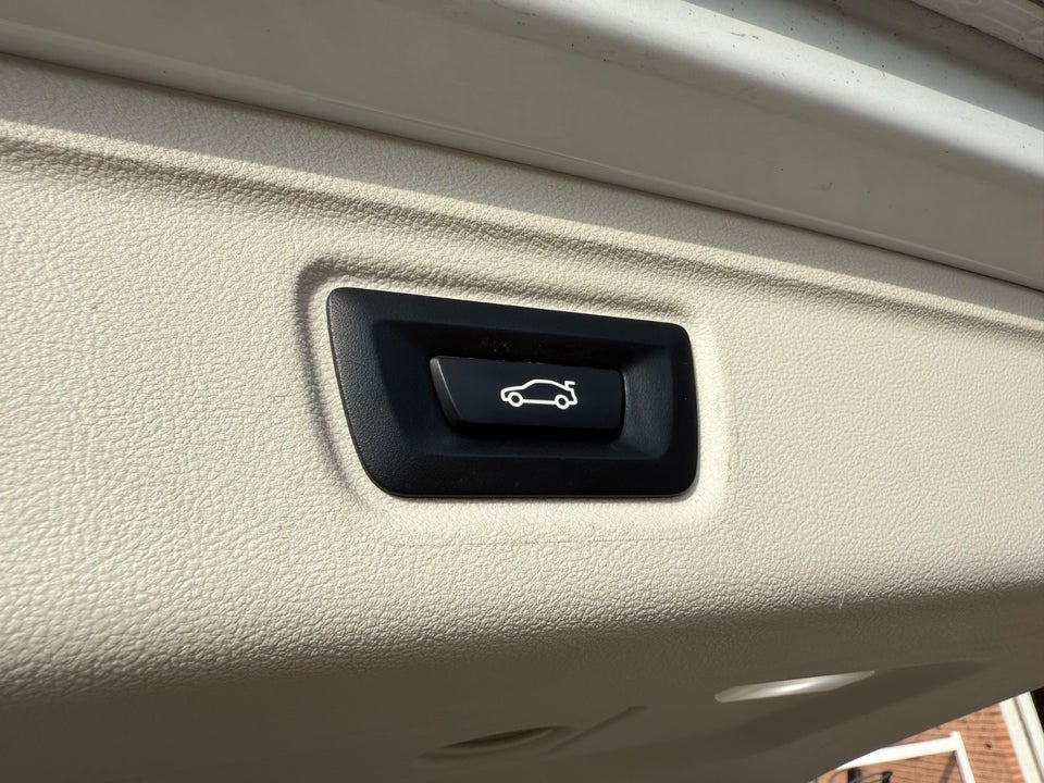 BMW 330e 2,0 Touring Sport Line aut. 5d