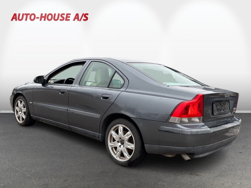 Volvo S60 2,4 140 4d