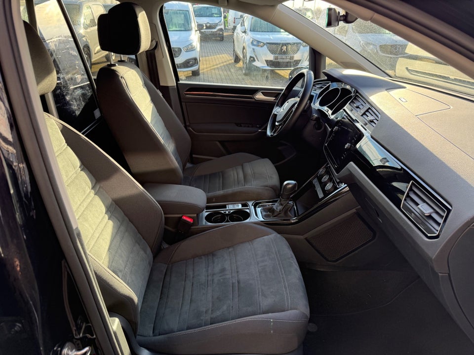VW Touran 2,0 TDi 150 Highline+ DSG Van 5d