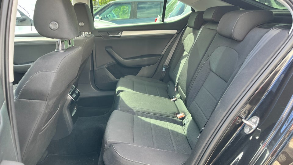 Skoda Superb 1,6 TDi 120 Ambition DSG 5d