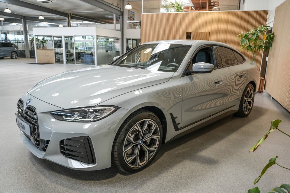 BMW i4 eDrive40 Fully Charged M-Sport 5d