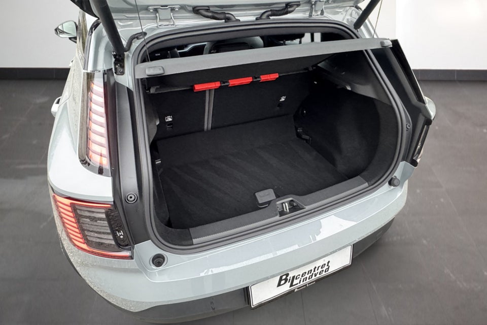 Volvo EX30 Extended Range Plus 5d