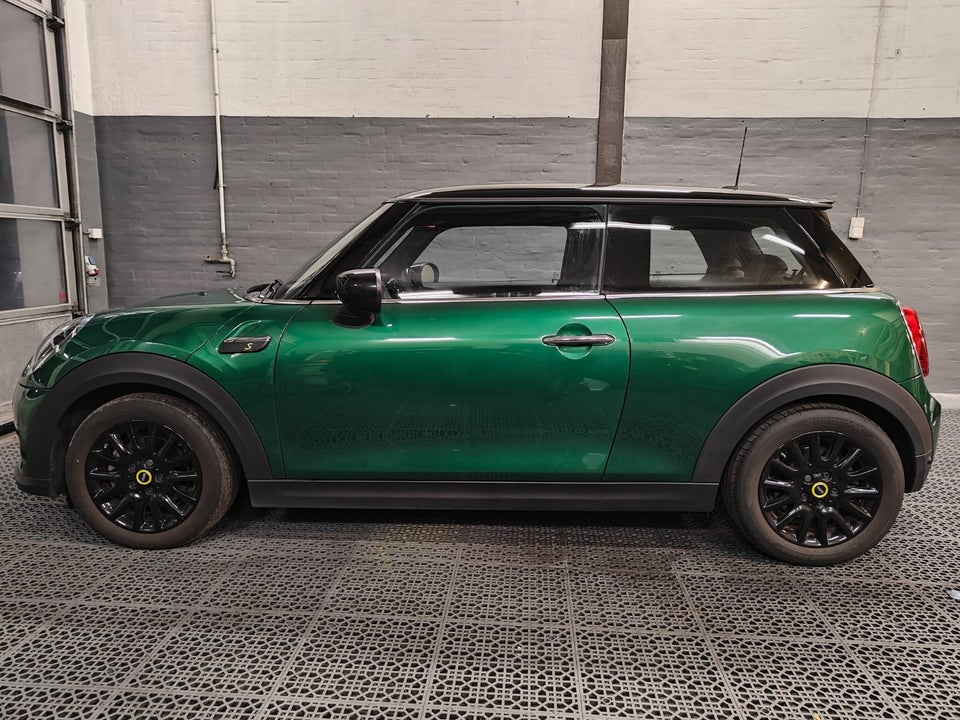 MINI Cooper SE Essential 3d