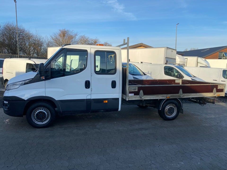 Iveco Daily 2,3 35S14 Mandskabsvogn m/lad 4d