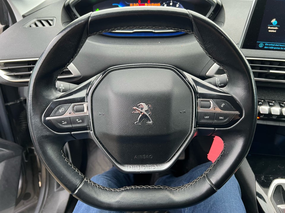 Peugeot 3008 1,2 PureTech 130 Allure 5d