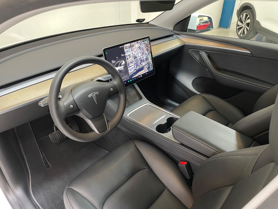 Tesla Model Y RWD 5d