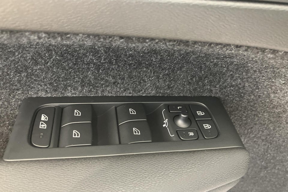 Volvo XC40 P8 ReCharge Twin Plus 5d