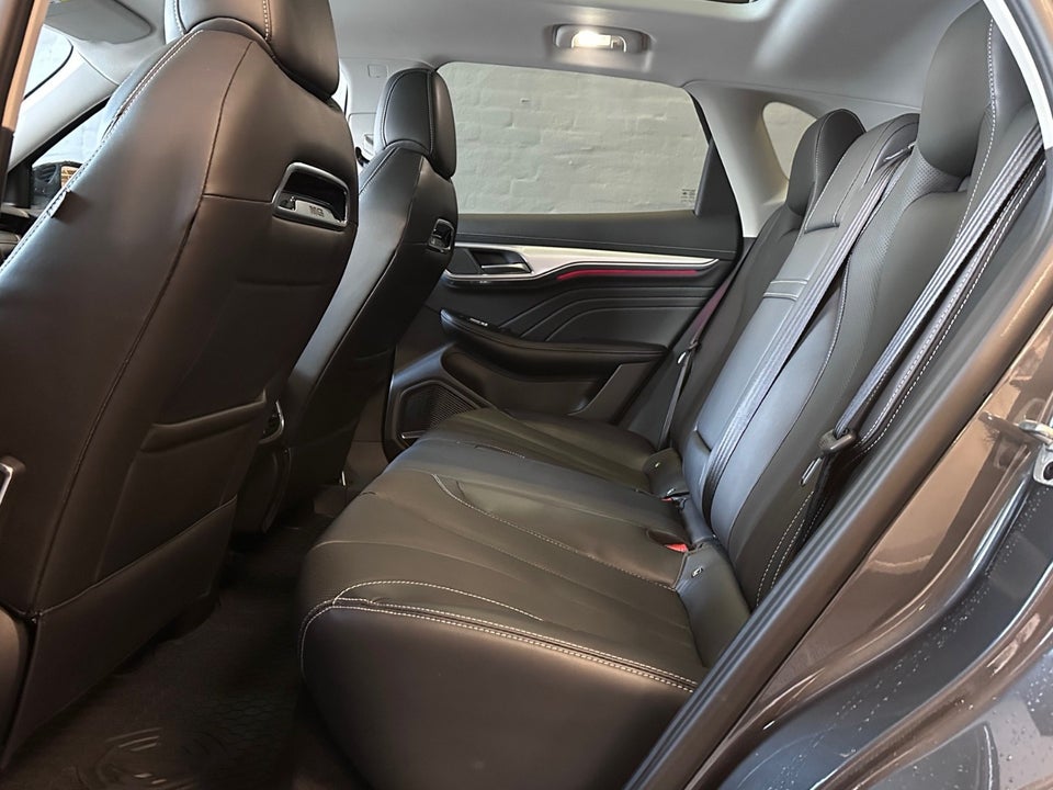 MG Marvel R Luxury 5d