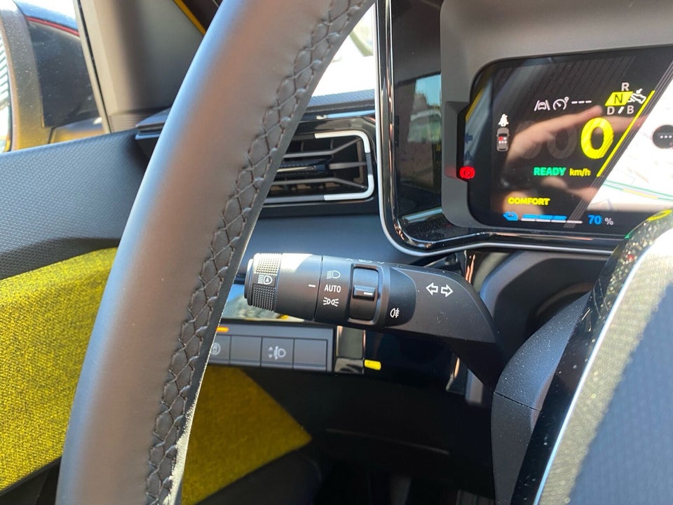 Renault 5 E-Tech 52 Iconic 5d