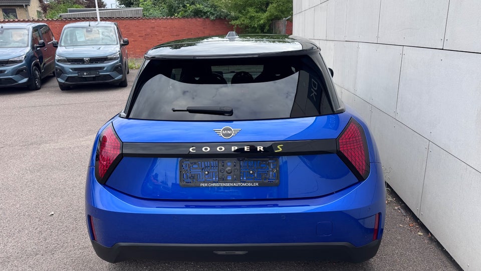 MINI Cooper SE Favoured Trim XL 3d