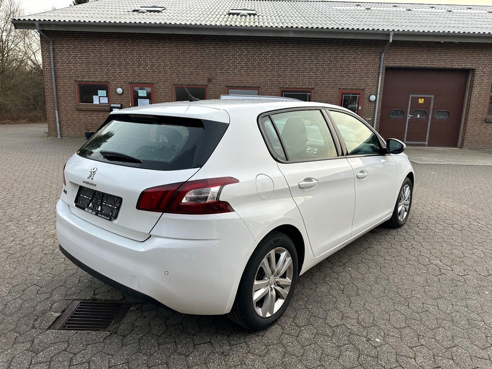 Peugeot 308 1,2 VTi 82 Active 5d