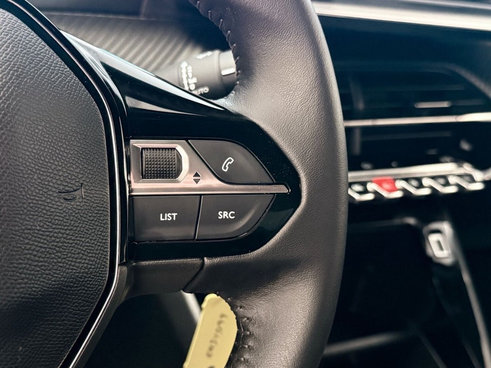 Peugeot 2008 1,2 PureTech 100 Black Limited 5d